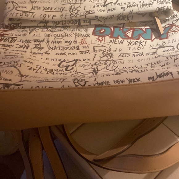 DKNY / Donna Koran Backpack 🎒 - Picture 4 of 8